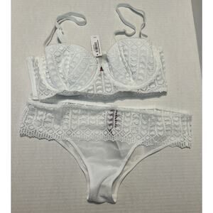 Adore Me Lacy White Heart Matching Set Size 34C & M